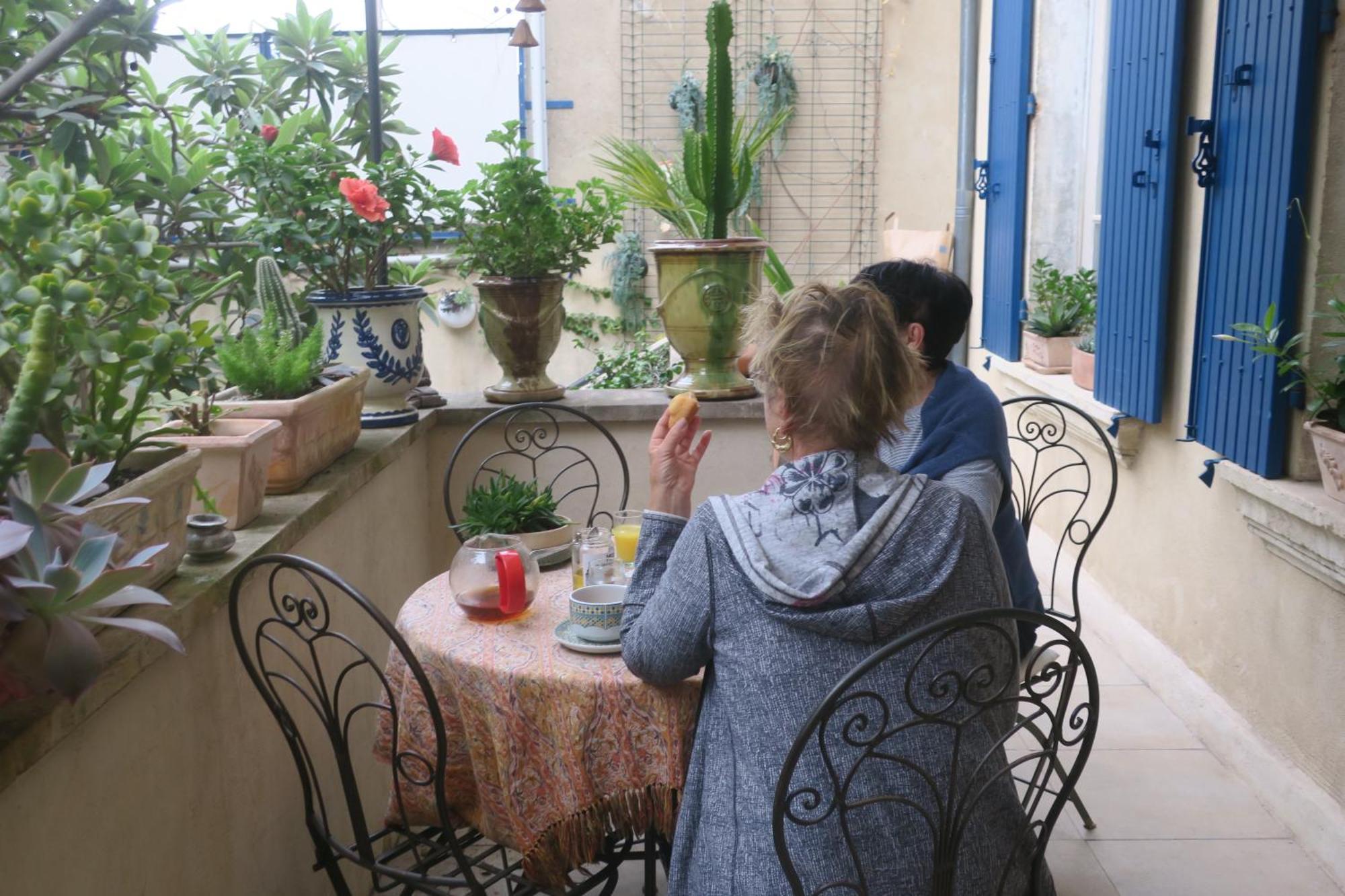 Tombe La Nefle Bed & Breakfast Avignon Exterior photo