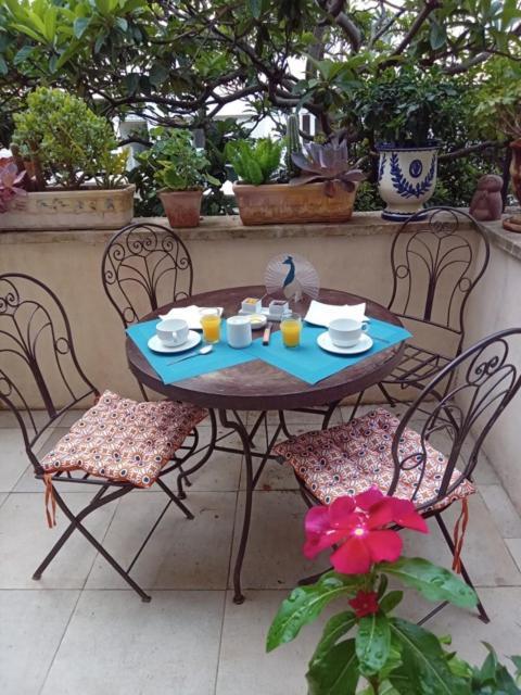 Tombe La Nefle Bed & Breakfast Avignon Exterior photo